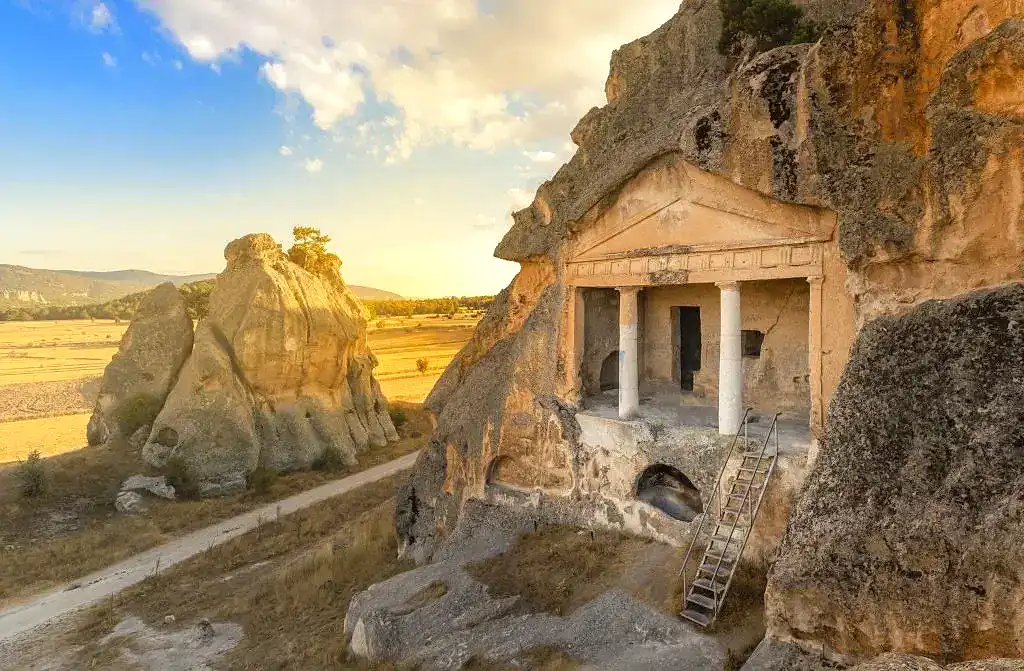 Apameia Antik Kenti Hakkında Bilgiler image