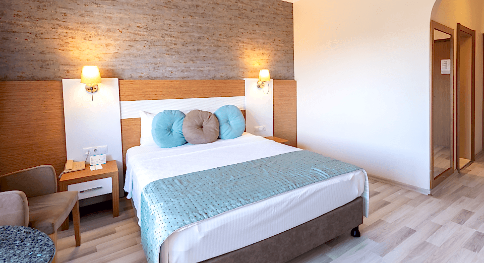 Ana Bina Küvetli Balkonlu Oda image